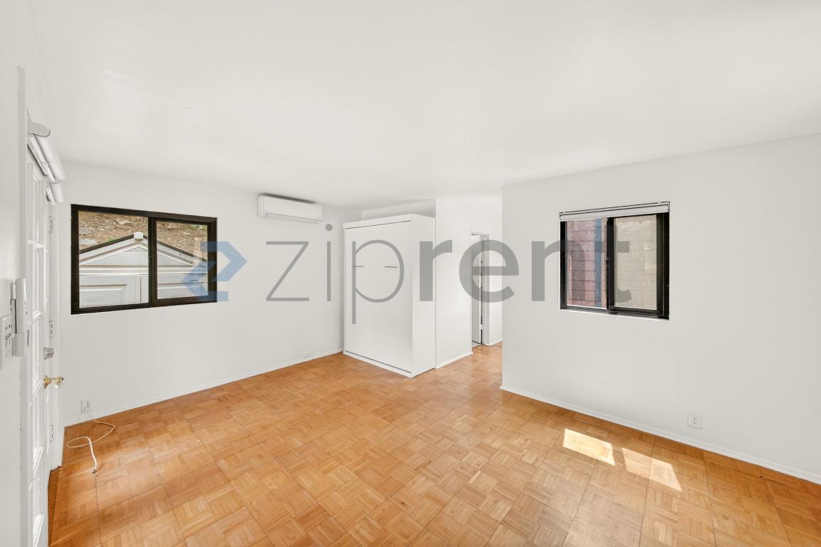 Building Photo - 670 Woodland Dr