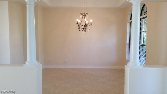 Building Photo - 10153 Avalon Lake Cir