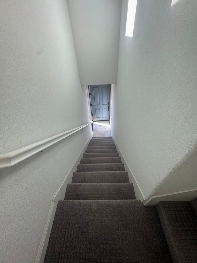 Building Photo - 3 bedroom | 3.5 bathroom | Davis Single Fa...