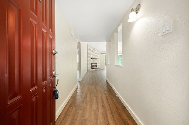 Building Photo - 22723 Braken Carter Ln