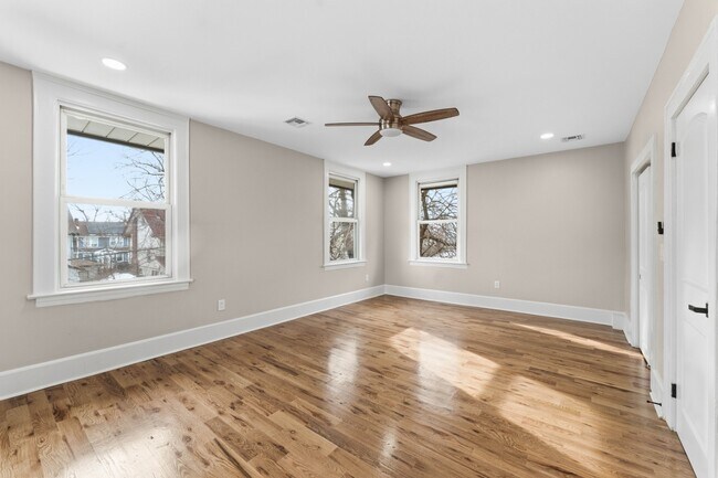 Building Photo - 94-96-96 Montrose St