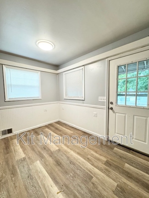 Building Photo - 4631 Burnham Ave