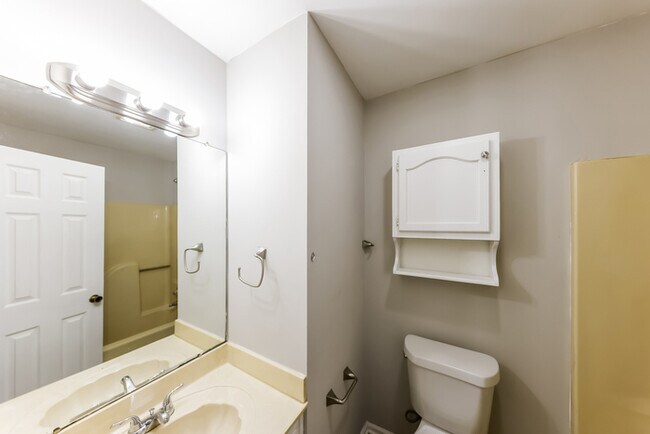 Building Photo - 111 Saralee Dr