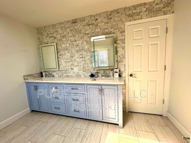 Building Photo - 3447 S 161st Cir