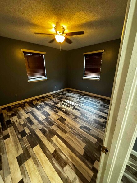 Building Photo - 203 Highland Cir