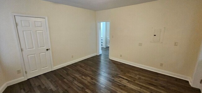 Building Photo - 438 Goethe St