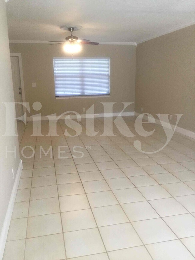 Building Photo - 19742 Carolina Cir