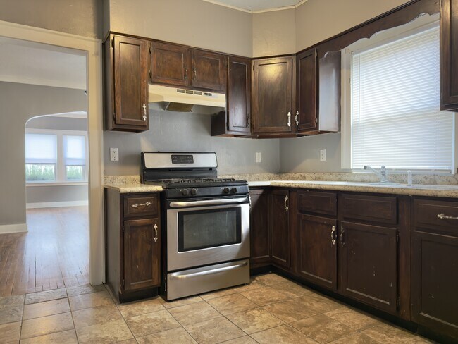 Building Photo - 901-903 14th St