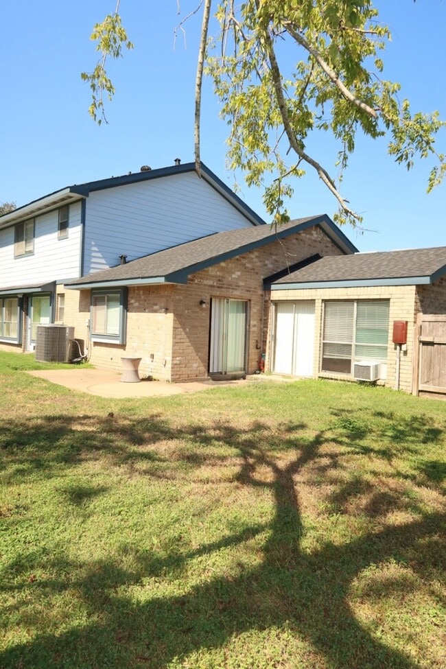 Building Photo - 3418 Big Horn Ct