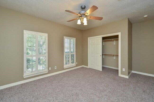 Building Photo - 19923 Stonelodge St