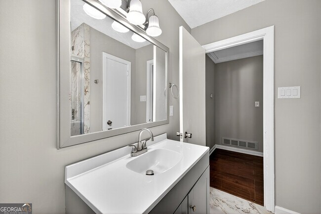 Building Photo - 2064 Gober Ave SE