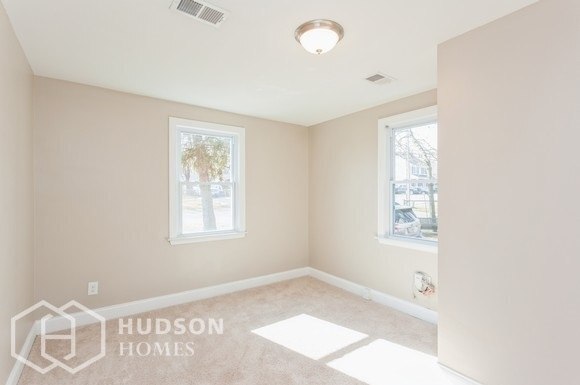Building Photo - AVAILABLE NOW! - 104 Wilson Blvd Sw, Glen ...