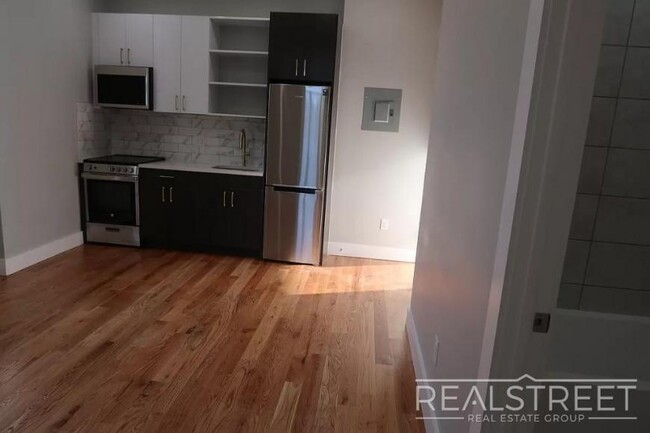 Building Photo - 2 bedroom in BROOKLYN NY 11205