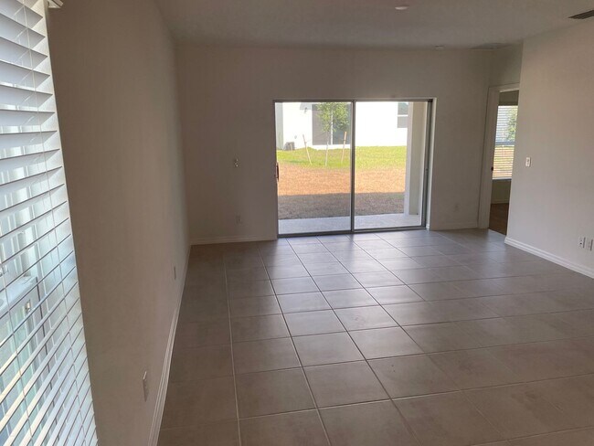 Building Photo - Brand New 4 bedroom 2 bath home - corner lot