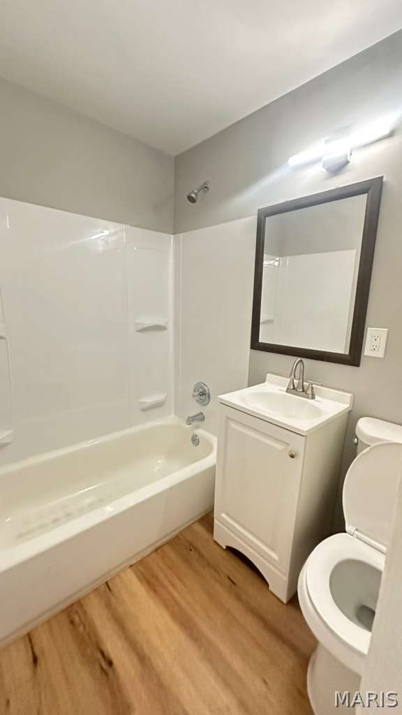 Building Photo - 5042 Pernod Ave