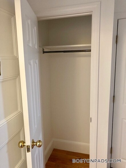 Building Photo - 1061 Beacon St