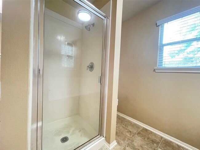 Building Photo - 13518 Primula Ct