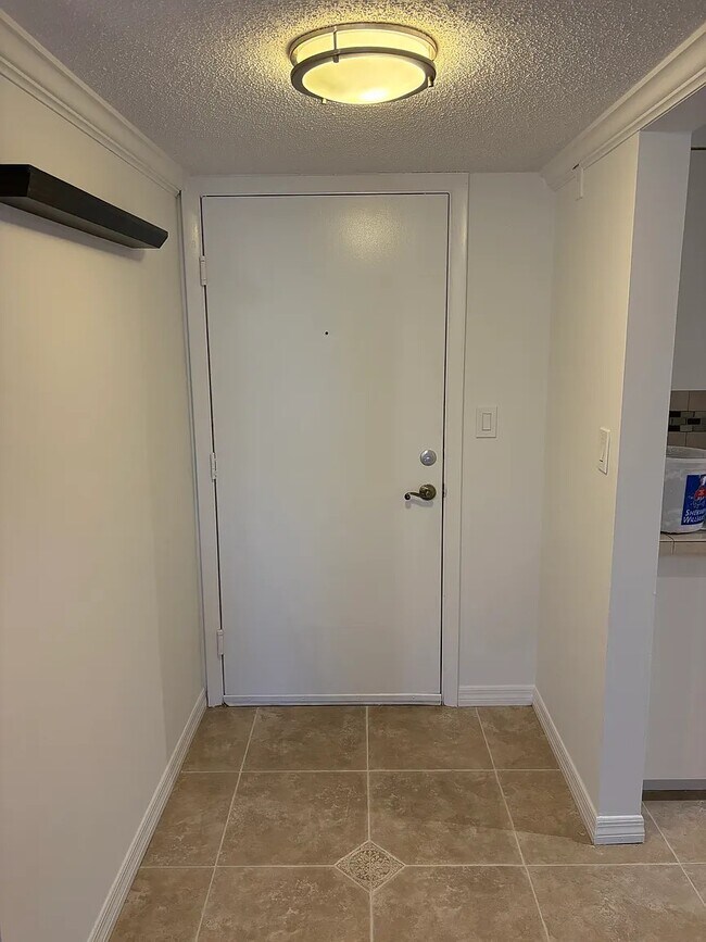 Building Photo - 80 S Shore Dr