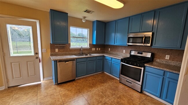 Building Photo - 22135 Greengate Dr