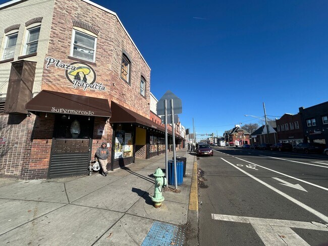 Building Photo - Stunning 3 bedroom 2 bathroom single family house available in Asbury Park!