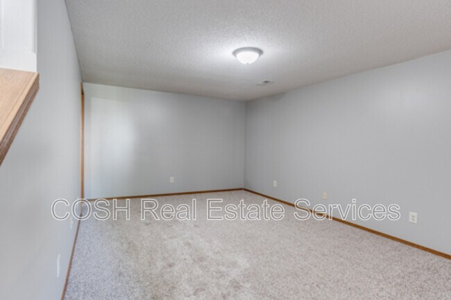 Building Photo - 1008 E Karla Ct