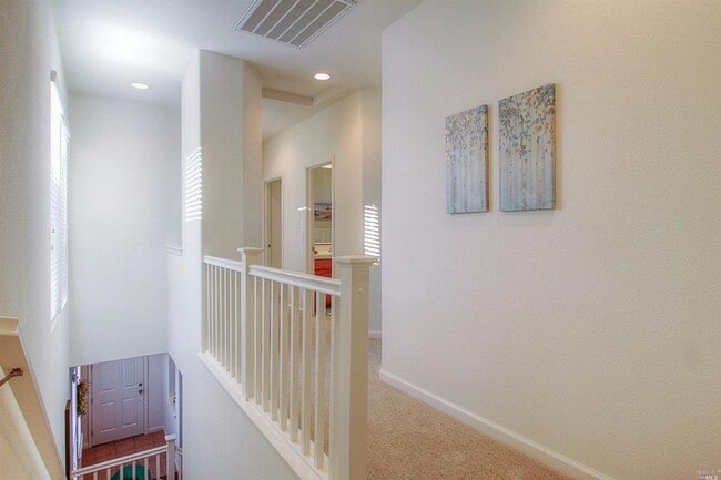 Building Photo - 1,812 Square Foot Two level 3 bedroom  2.5...