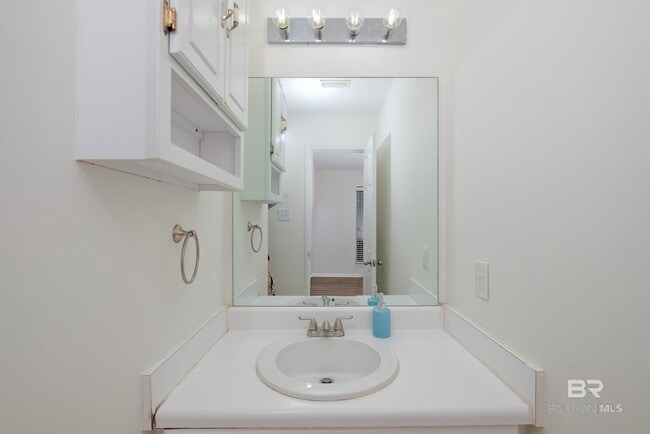 Building Photo - 8553 Garden Cir