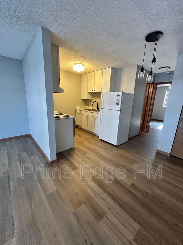 Building Photo - 4615 Prescott Ave