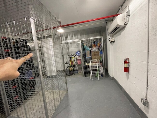 Building Photo - 1600 SW 1st Ave