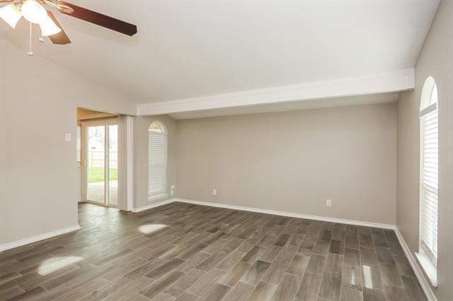 Building Photo - 625 Nora Ln