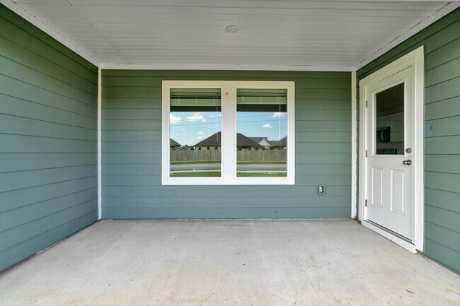 Building Photo - Brand-New 3 Bedroom Home in Prairie Grove! Move-in Ready!