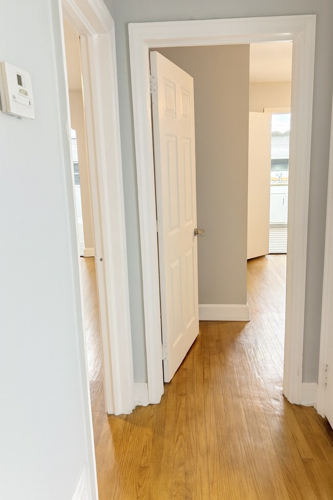 Building Photo - 290 Clisby Pl