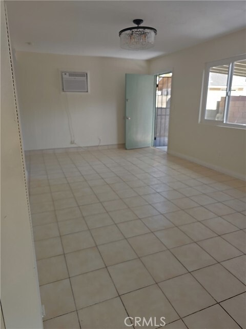 Building Photo - 4133 Downing Ave