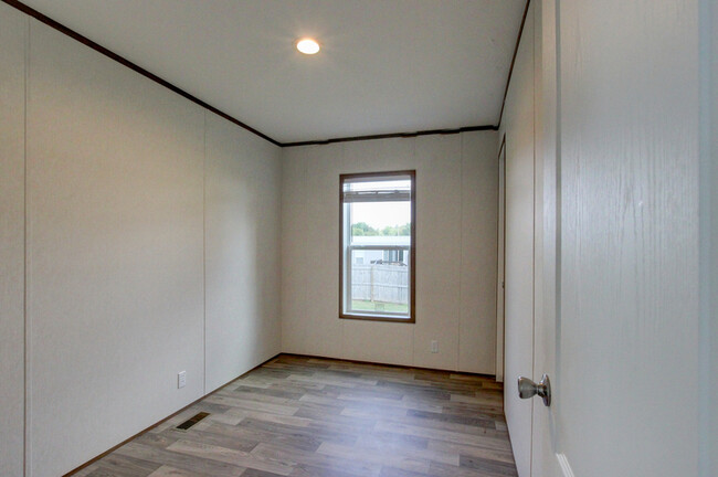Building Photo - 295 Seays Rd