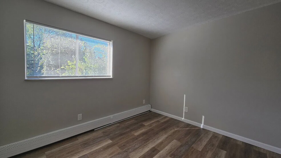 Building Photo - Parker Woods Flats