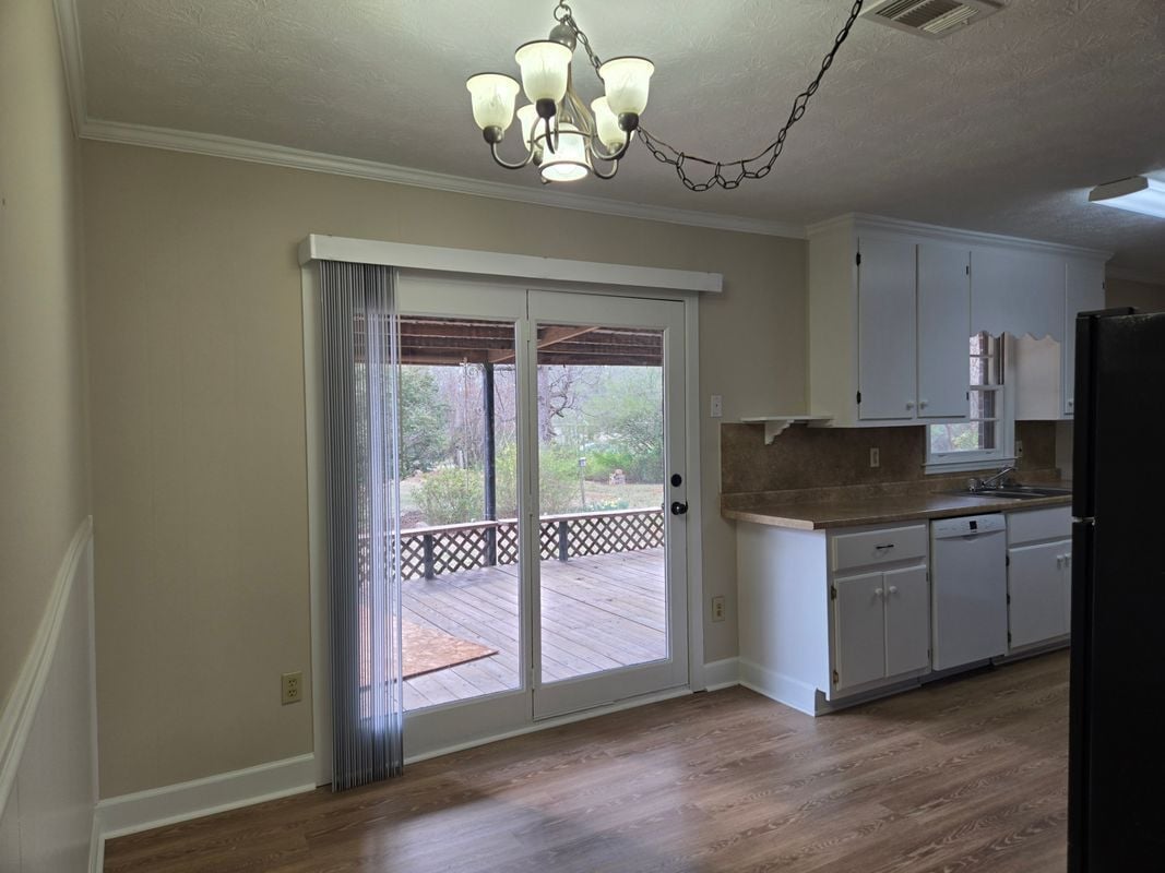 Building Photo - 606 Viewpoint Dr