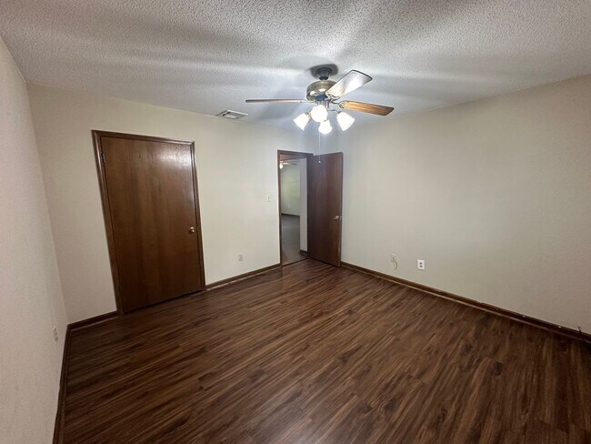 Building Photo - 2072 Pats Place