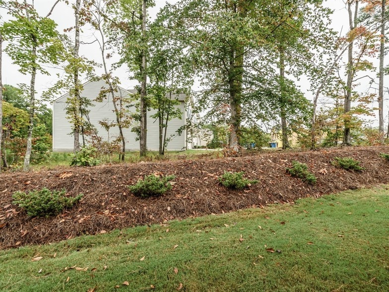 Private Back Yard - 5447 Jessip St