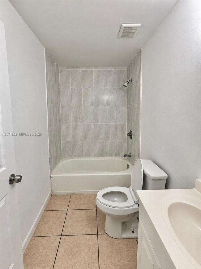 Building Photo - 2653 SW 51st St