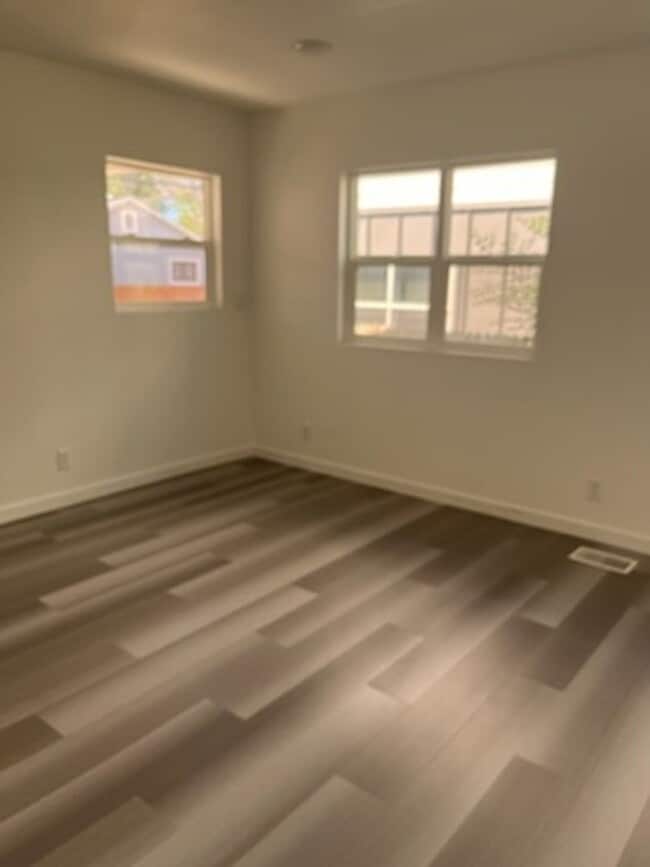 Building Photo - Temp 237