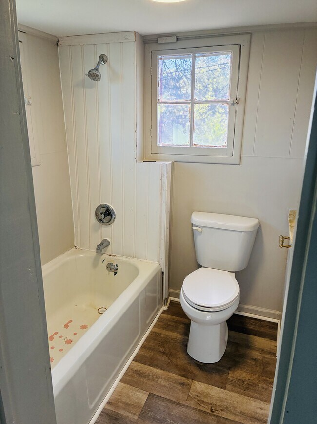 Building Photo - 838 N 34th St