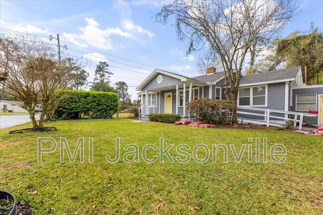 Building Photo - 3694 Grandy Ave