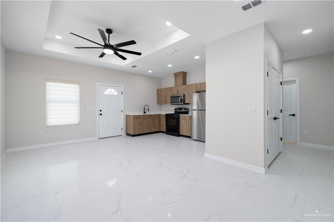 Building Photo - 8 Vision St