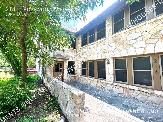 Building Photo - 218 E Rosewood Ave