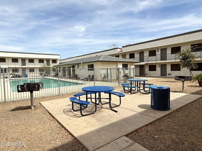Building Photo - 18202 N Cave Creek Rd