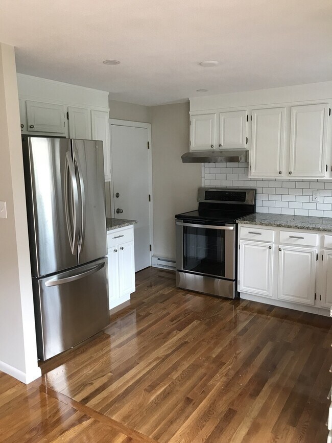 Building Photo - 626-628 Summer St.