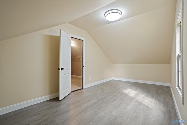 Building Photo - 293 Big Oak Ln