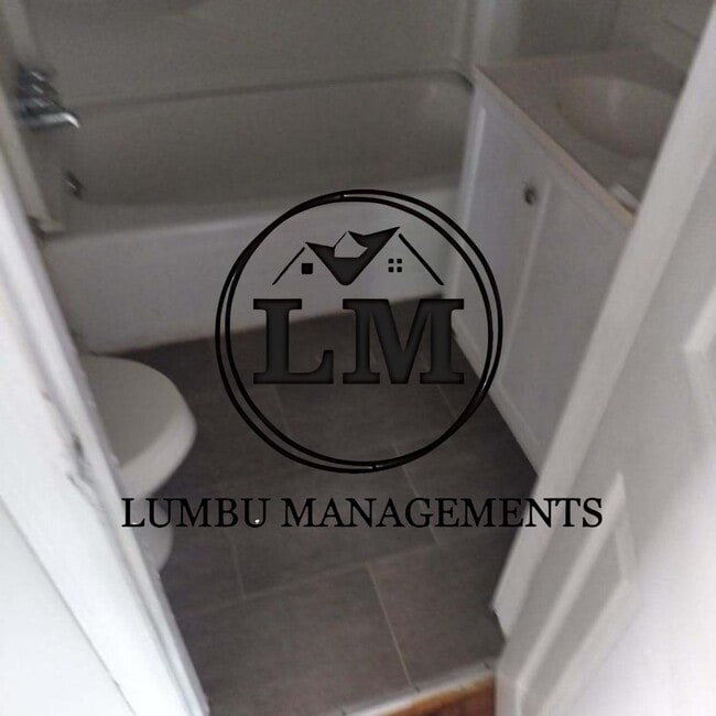 Building Photo - 517 Stephens St