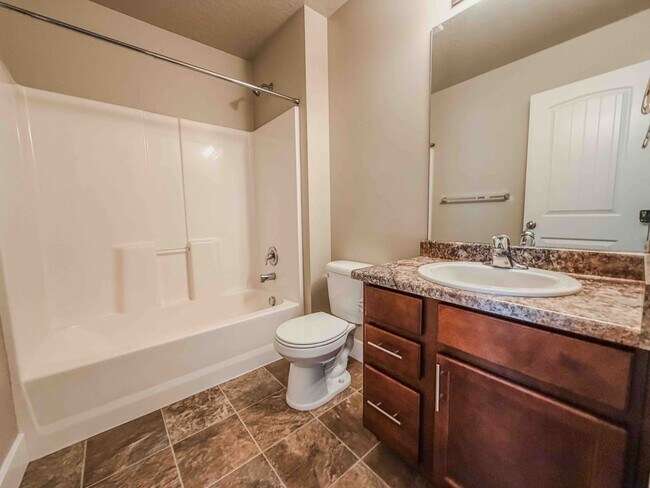 Building Photo - 3731 N Prairie Grass Dr