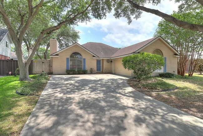 Building Photo - 4321 Holly Ridge Dr